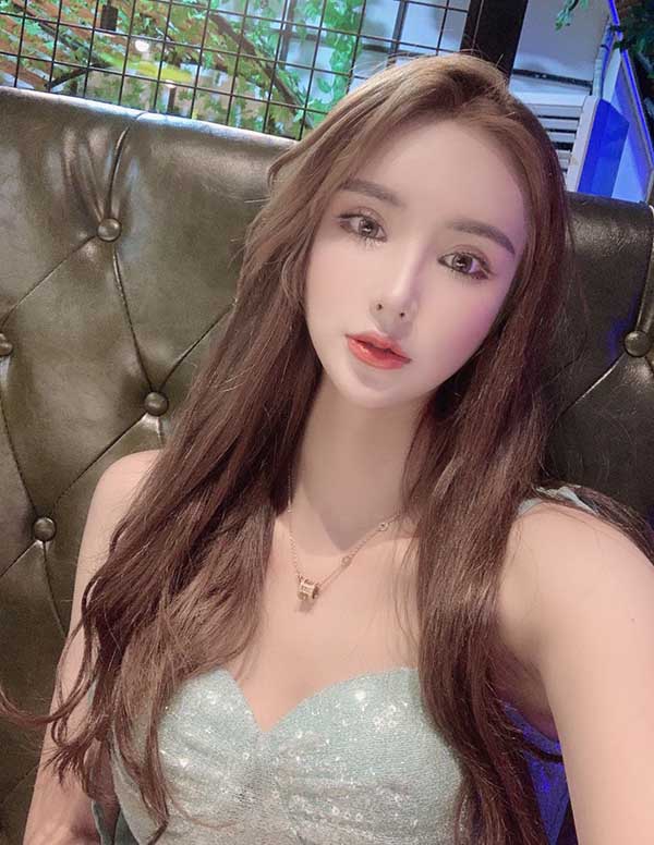 迪拜伴游大学生